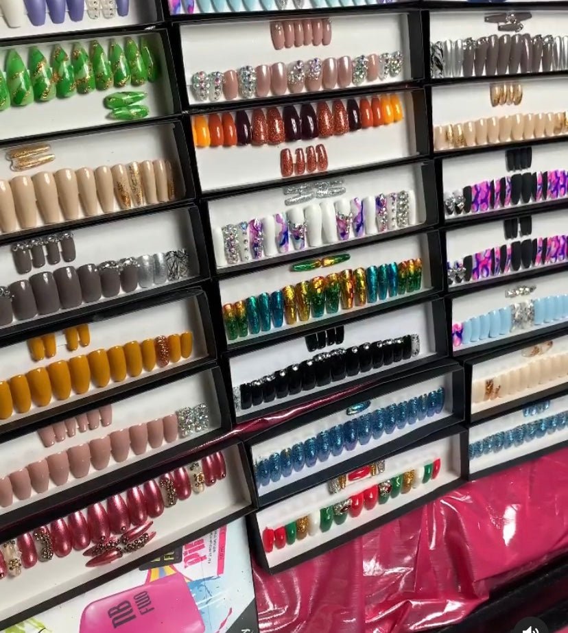 Press On Nails Vendor | The Glam Book